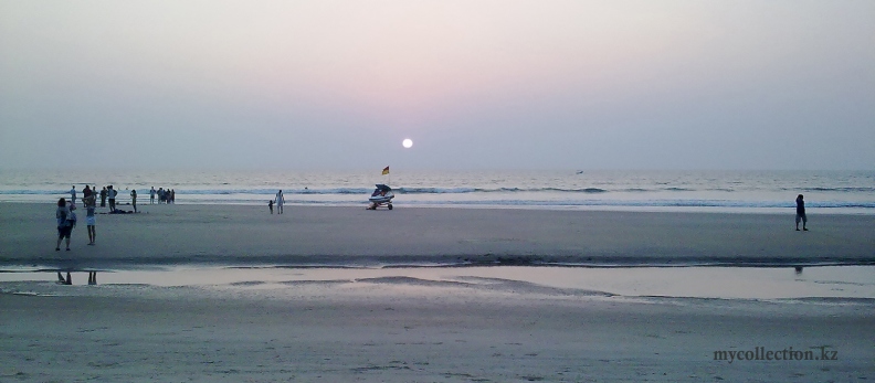 Goa 2011 - Betalbatim beach - Sunset.jpg