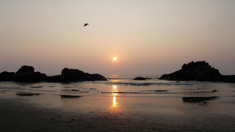 Goa - Magical and mysterious sunset on Vagator beach - Закат на пляже Вагатор.JPG