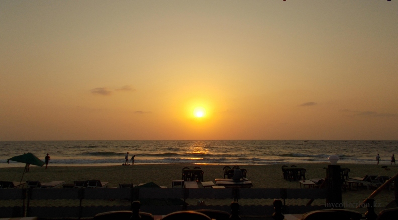 Goa - Sunset at Colva beach - Закат солнца на пляже Колва.jpg