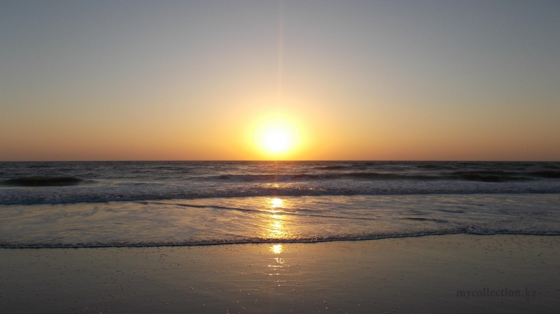 India - Goa - Golden Sunset at Colva beach - Закат в Колве.JPG