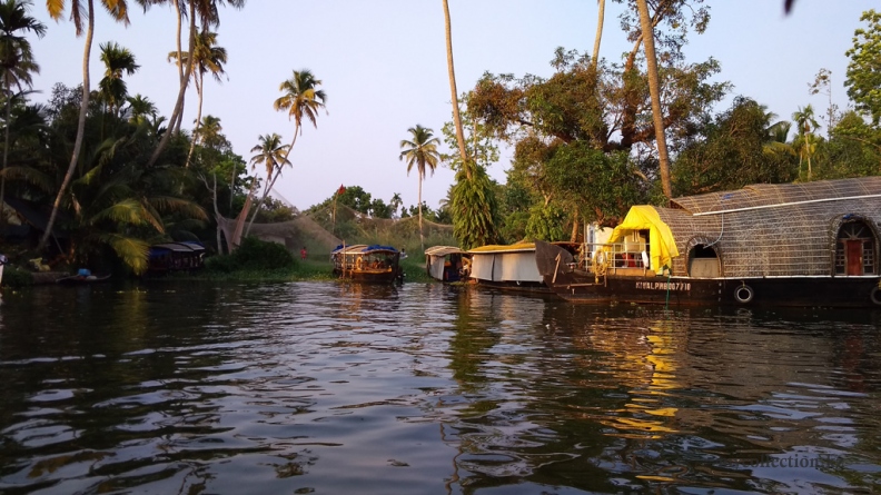 В Заводях Кералы 2019 - Kerala backwaters.jpg