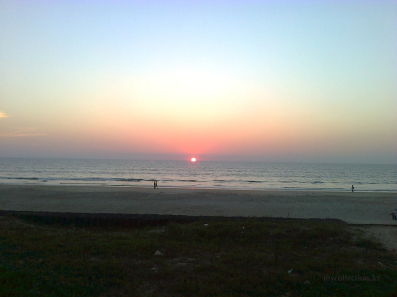 Закат солнца на Betalbatim Beach