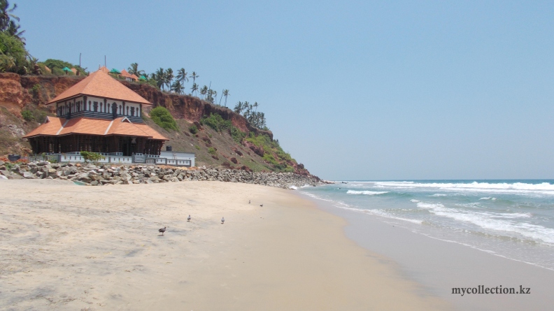 India  Kerala Varkala - Papanasam Beach 2014.JPG