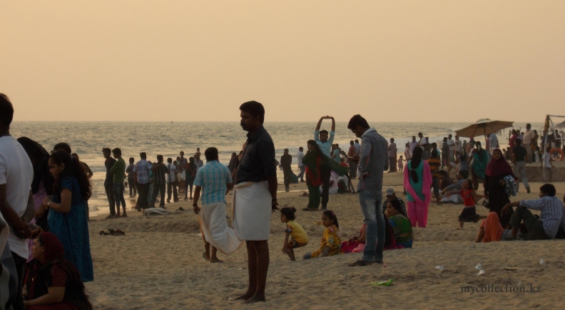 Papanasam Beach - Varkala - India.jpg
