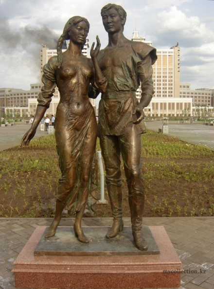 Kazahstan Astana - Sculpture Lovers - 2006 - Скульптура Влюбленные - Счастье - Астана - Казахстан.JPG