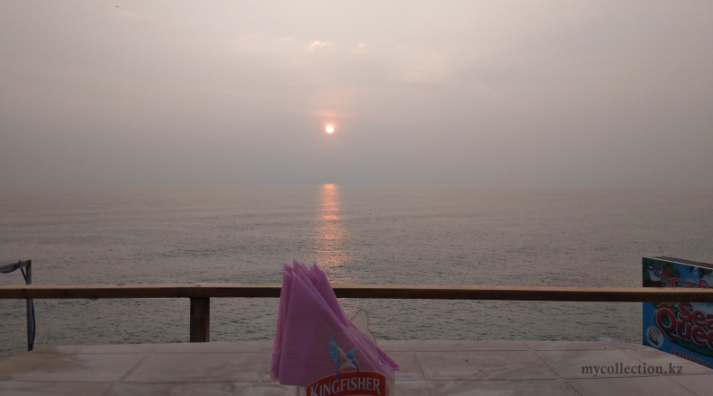India - Kerala - Varkala - Sunset in Sea Queen Restauran - Harmony and idyll - Закат солнца в Варкале. Гармония и идиллия.jpg